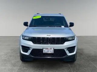 Jeep Grand Cherokee 2023 4x4 Laredo 4dr SUV