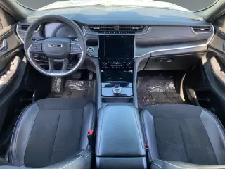 Jeep Grand Cherokee 2023 4x4 Laredo 4dr SUV