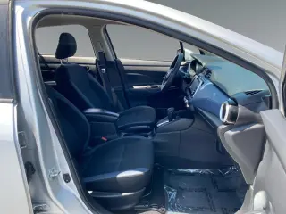Nissan Versa 2023 SV 4dr Sedan