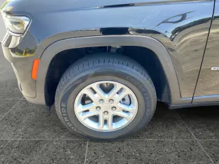 Jeep Grand Cherokee 2023 4x2 Laredo 4dr SUV