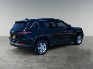 Jeep Grand Cherokee 2023 4x2 Laredo 4dr SUV