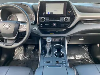 Toyota Highlander 2023 XLE 4dr SUV