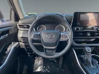 Toyota Highlander 2023 XLE 4dr SUV