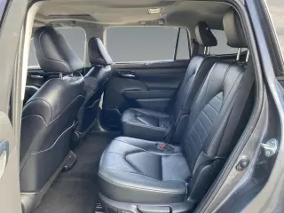 Toyota Highlander 2023 XLE 4dr SUV