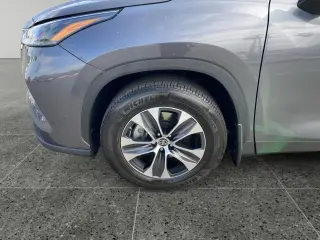 Toyota Highlander 2023 XLE 4dr SUV