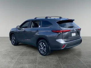 Toyota Highlander 2023 XLE 4dr SUV