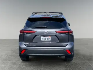 Toyota Highlander 2023 XLE 4dr SUV