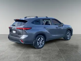 Toyota Highlander 2023 XLE 4dr SUV