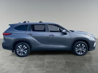Toyota Highlander 2023 XLE 4dr SUV