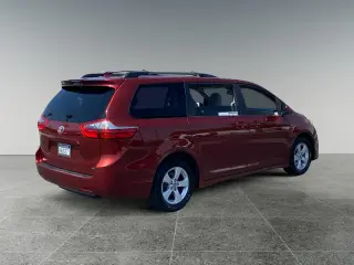 Toyota Sienna 2020 LE 7-Passenger Auto Access Seat 4dr Mini-Van