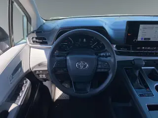 Toyota Sienna 2025 LE 8-Passenger 4dr Mini-Van