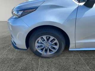 Toyota Sienna 2025 LE 8-Passenger 4dr Mini-Van