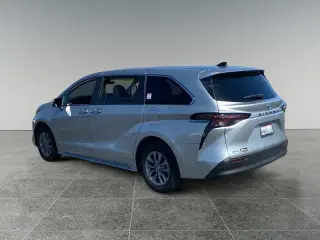Toyota Sienna 2025 LE 8-Passenger 4dr Mini-Van