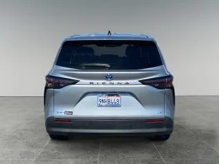 Toyota Sienna 2025 LE 8-Passenger 4dr Mini-Van