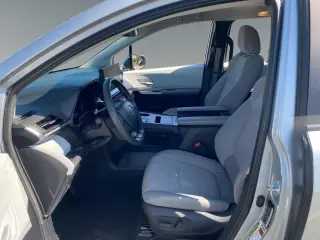 Toyota Sienna 2025 LE 8-Passenger 4dr Mini-Van