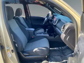 Toyota Tacoma 2020 4x4 SR5 V6 4dr Double Cab 5.0 ft SB
