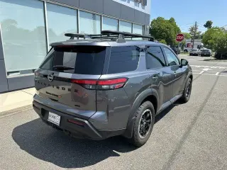 Nissan Pathfinder 2024 AWD Rock Creek 4dr SUV
