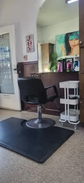 Se Renta espacio en Salon de B