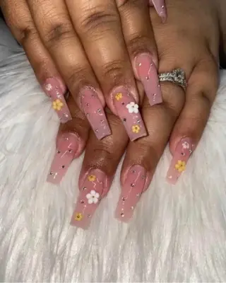 Uñas pedicura  y manicura