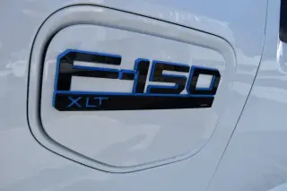 Ford F-150 Lightning 2024 AWD XLT 4dr SuperCrew 5.5 ft. SB