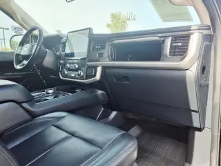 Ford Expedition 2023 4x2 XLT 4dr SUV