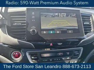 Honda Pilot 2020 AWD Touring 4dr SUV w/Rear Captain's Chairs