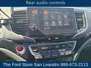 Honda Pilot 2020 AWD Touring 4dr SUV w/Rear Captain's Chairs