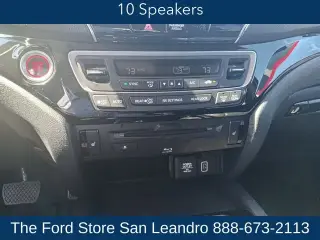 Honda Pilot 2020 AWD Touring 4dr SUV w/Rear Captain's Chairs