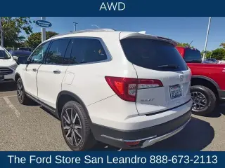Honda Pilot 2020 AWD Touring 4dr SUV w/Rear Captain's Chairs