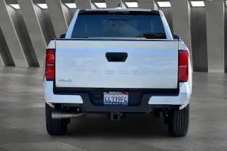 Toyota Tacoma 2025 4x4 SR5 4dr Double Cab 5.0 ft SB