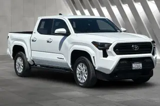 Toyota Tacoma 2025 4x4 SR5 4dr Double Cab 5.0 ft SB