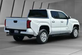 Toyota Tacoma 2025 4x4 SR5 4dr Double Cab 5.0 ft SB
