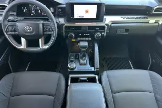 Toyota Tacoma 2025 4x4 SR5 4dr Double Cab 5.0 ft SB