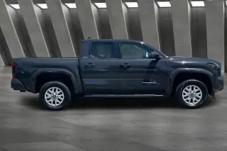 Toyota Tacoma 2025 4x4 SR5 4dr Double Cab 5.0 ft SB