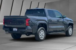 Toyota Tacoma 2025 4x4 SR5 4dr Double Cab 5.0 ft SB