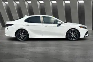 Toyota Camry Hybrid 2024 SE 4dr Sedan
