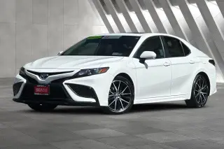 Toyota Camry Hybrid 2024 SE 4dr Sedan