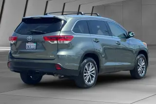 Toyota Highlander 2019 XLE 4dr SUV