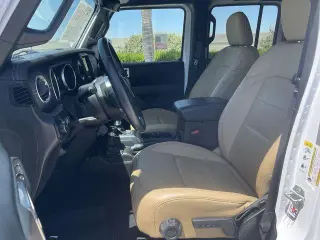 Jeep Wrangler Unlimited 2018 4x4 Moab 4dr SUV (midyear release)