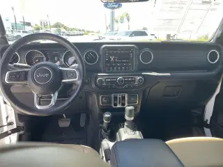 Jeep Wrangler Unlimited 2018 4x4 Moab 4dr SUV (midyear release)