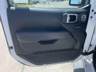 Jeep Wrangler Unlimited 2018 4x4 Moab 4dr SUV (midyear release)