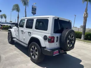 Jeep Wrangler Unlimited 2018 4x4 Moab 4dr SUV (midyear release)