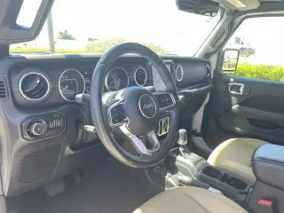 Jeep Wrangler Unlimited 2018 4x4 Moab 4dr SUV (midyear release)
