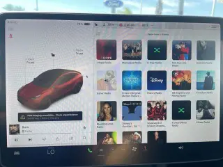 Tesla Model Y 2022 AWD Long Range 4dr Crossover