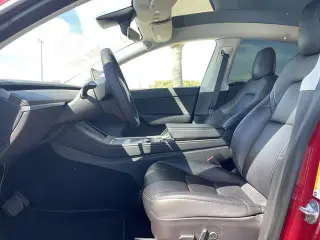 Tesla Model Y 2022 AWD Long Range 4dr Crossover
