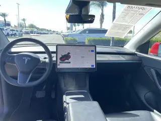 Tesla Model Y 2022 AWD Long Range 4dr Crossover
