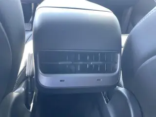 Tesla Model Y 2022 AWD Long Range 4dr Crossover