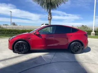 Tesla Model Y 2022 AWD Long Range 4dr Crossover