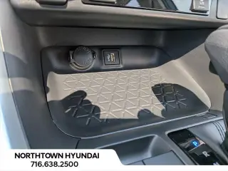 Toyota RAV4 Hybrid 2025 AWD XLE 4dr SUV