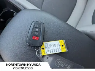 Toyota RAV4 Hybrid 2025 AWD XLE 4dr SUV